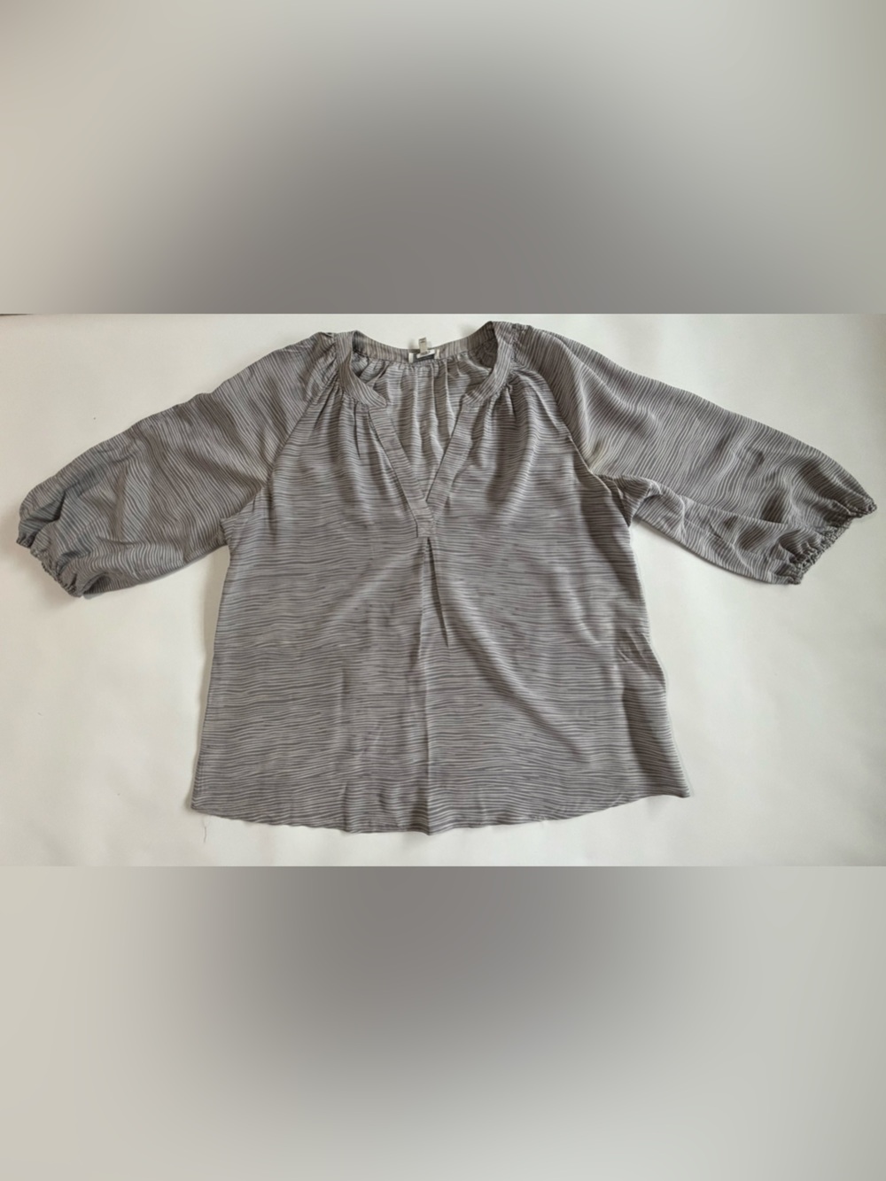 Joie Gray Striped 3/4 Sleeve Blouse Size S V-Neck Puff Sleeve Top